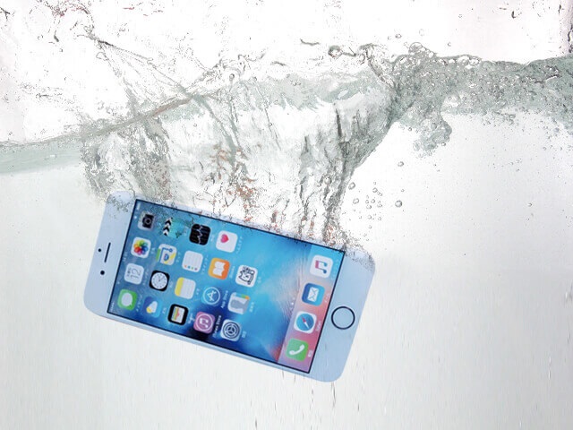 恐怖 防水なのに水没する Iphoneの水没する可能性と対策について徹底解説 となりのiphoneくん